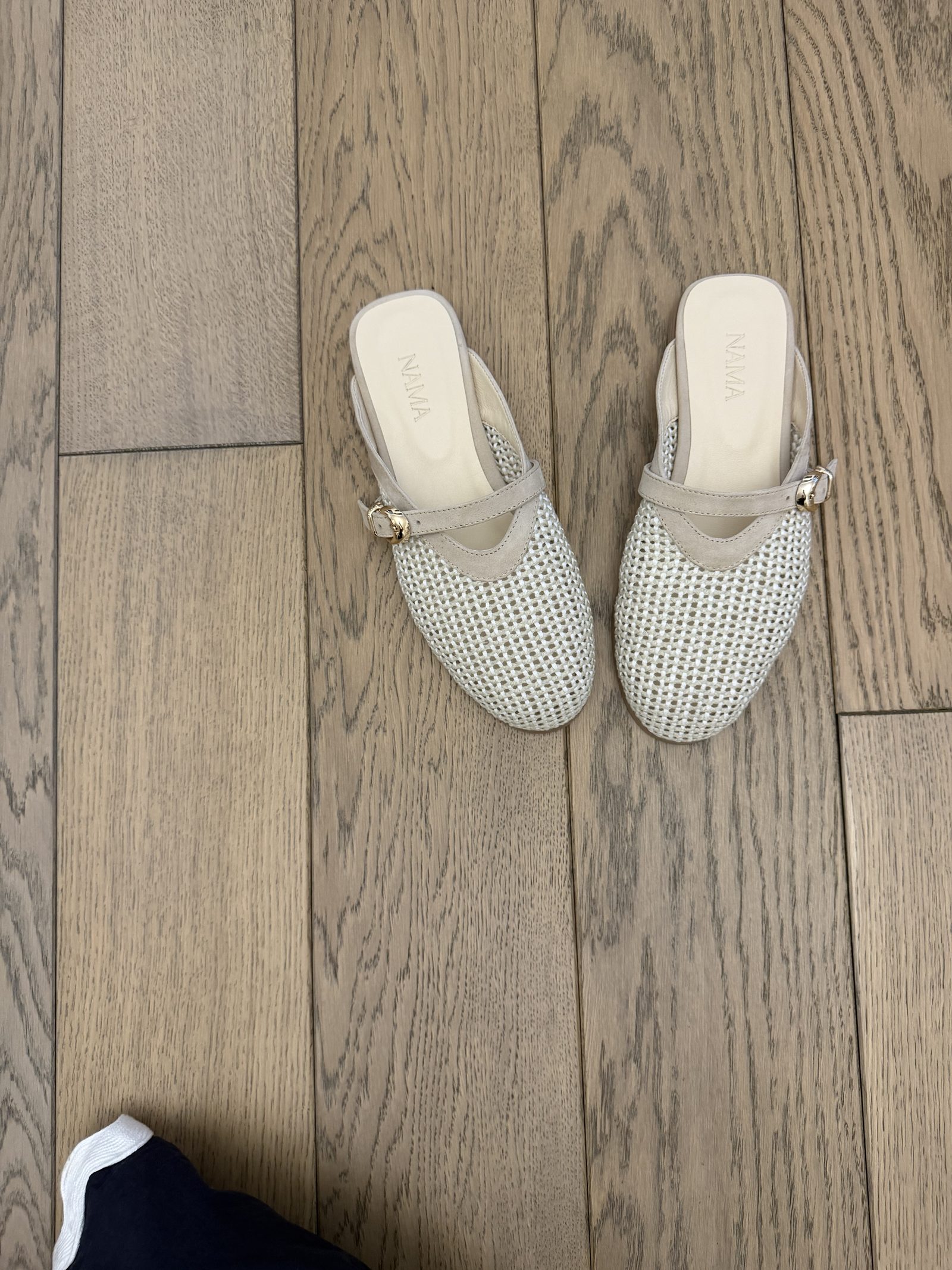 Sable Flats — на підлозі